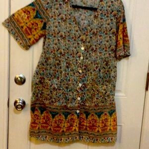 Floral Patterned Button-Up Dress
V neck pockets high waist 
See pic